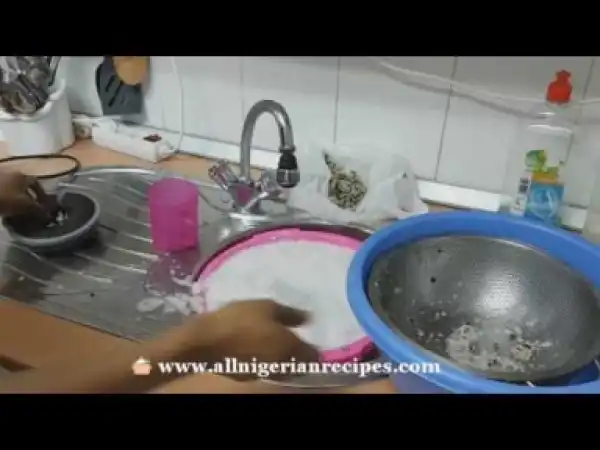 Video: How to Peel Tough Beans